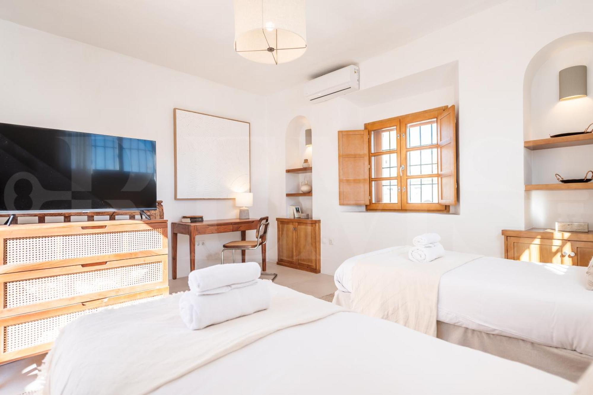 Apartamento Spanish Architectural Gem Duplex - Center By Rems