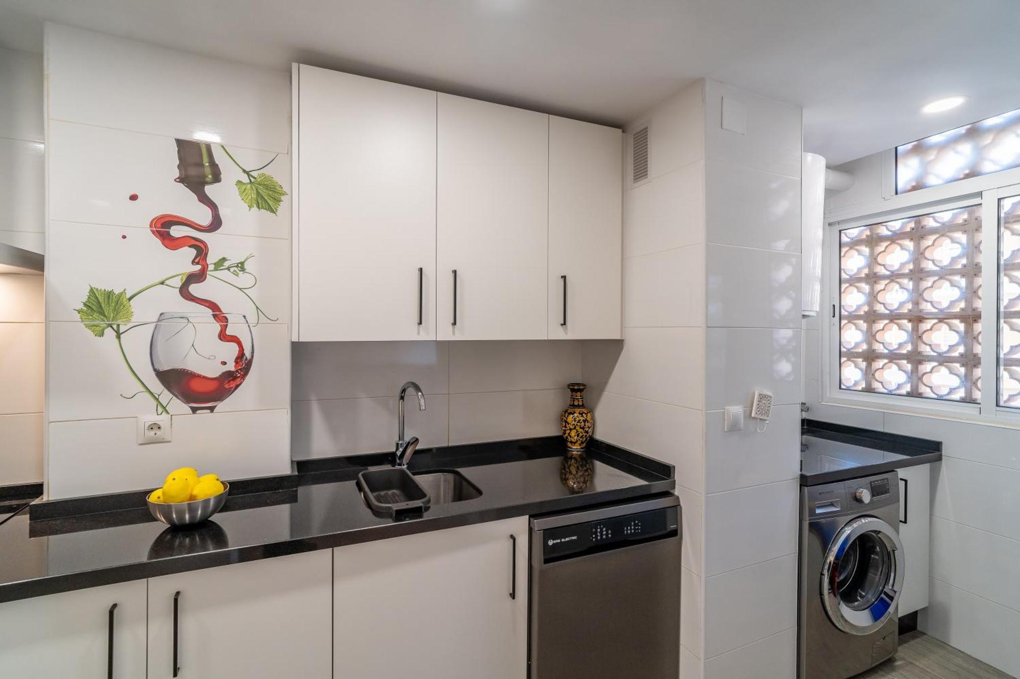 Apartamento Casa Playa Guadalmar, Beautiful In Front Of The Sea, Wifi, Ac, Smart Tv, Private Parking Málaga
