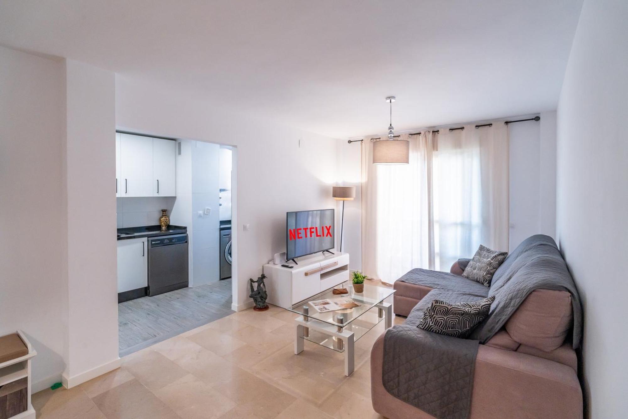 Appartamento Casa Playa Guadalmar, Beautiful In Front Of The Sea, Wifi, Ac, Smart Tv, Private Parking