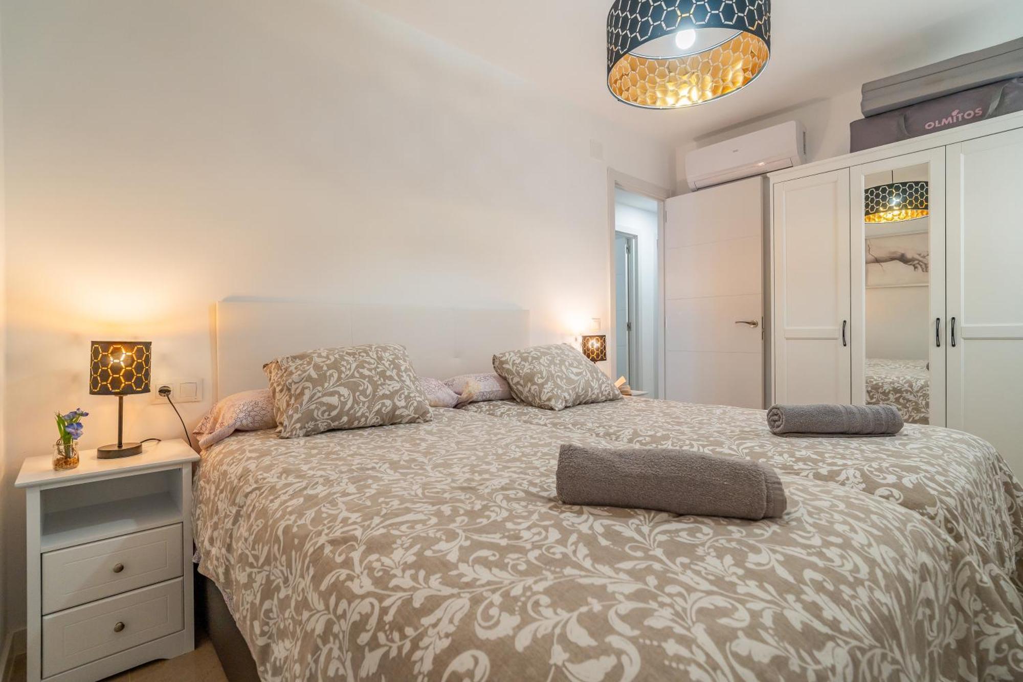 Casa Playa Guadalmar, Beautiful In Front Of The Sea, Wifi, Ac, Smart Tv, Private Parking Appartamento *