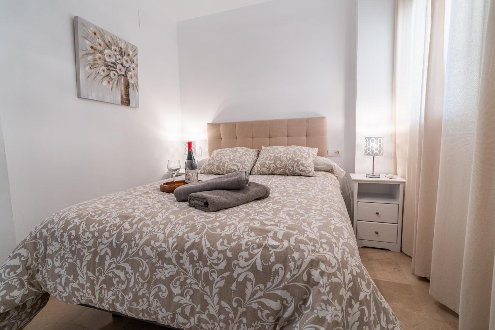 Casa Playa Guadalmar, Beautiful In Front Of The Sea, Wifi, Ac, Smart Tv, Private Parking Appartamento Málaga
