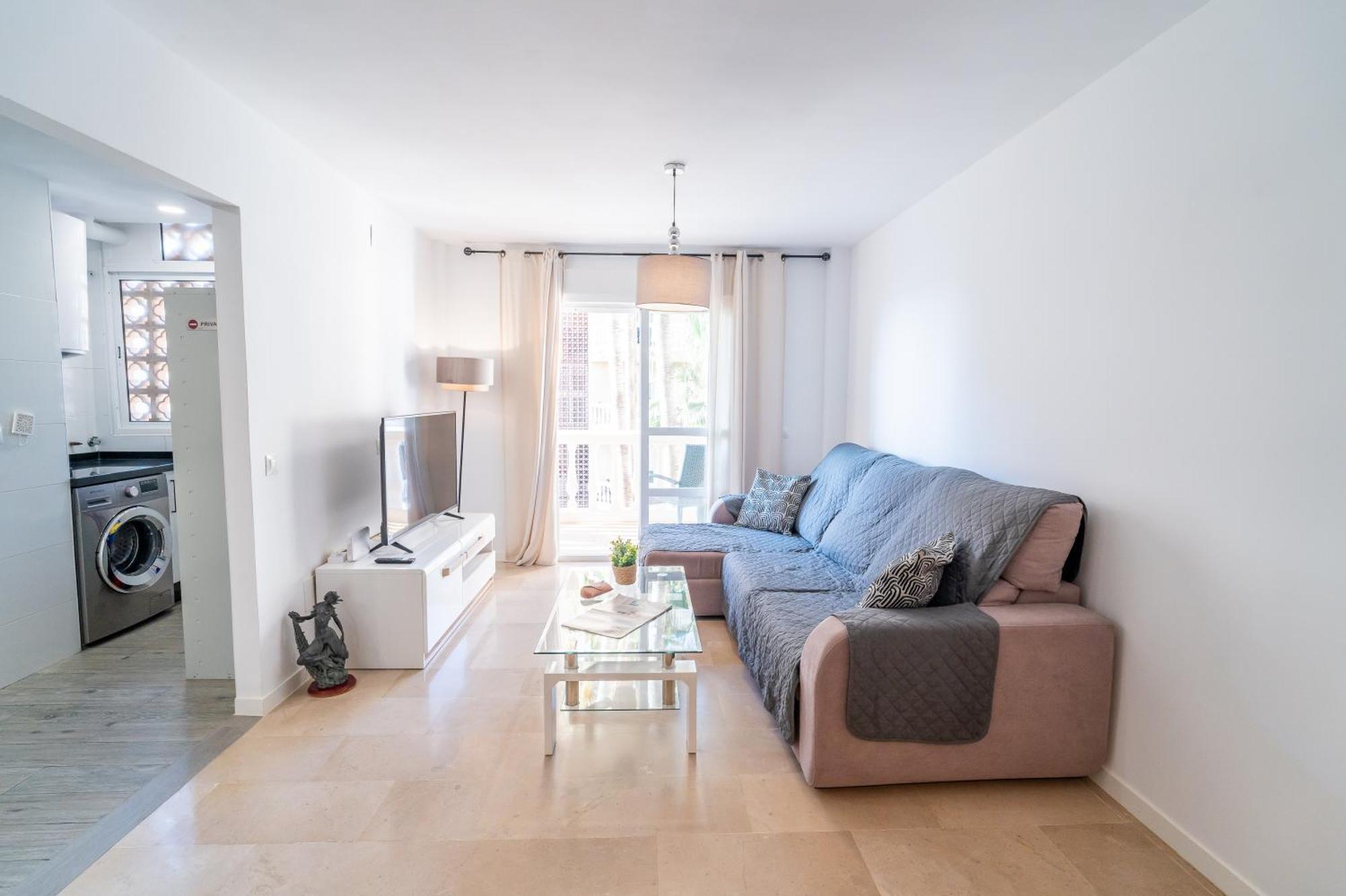 Casa Playa Guadalmar, Beautiful In Front Of The Sea, Wifi, Ac, Smart Tv, Private Parking Appartamento Málaga