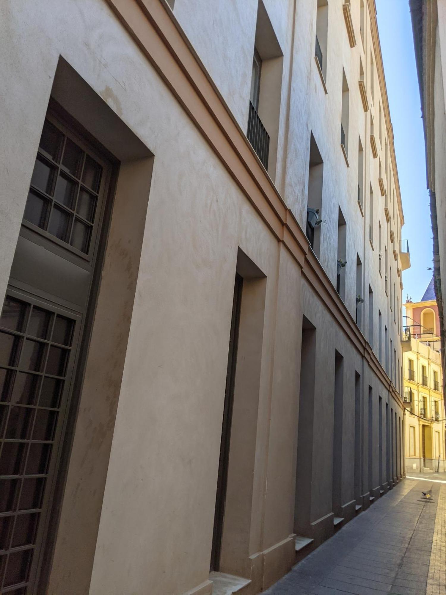One Bedroom, Bed, Sofa Bed, Home-office, Modern, Quiet, Fully Equipped, Powerful Ac, 300 Mbps Fibre, Washer And Dryer Apartment Malaga