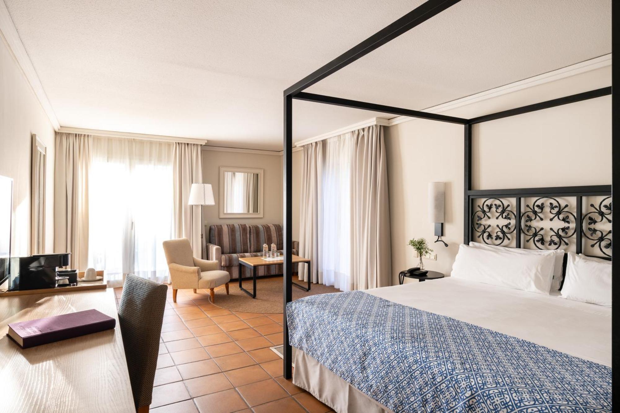 Hotel De Gibralfaro 4*