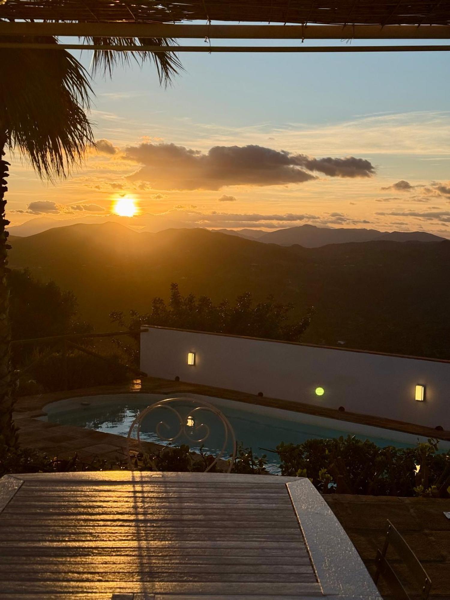 El Cielo, Cortijo En El Corazon De Montanas Villaer *