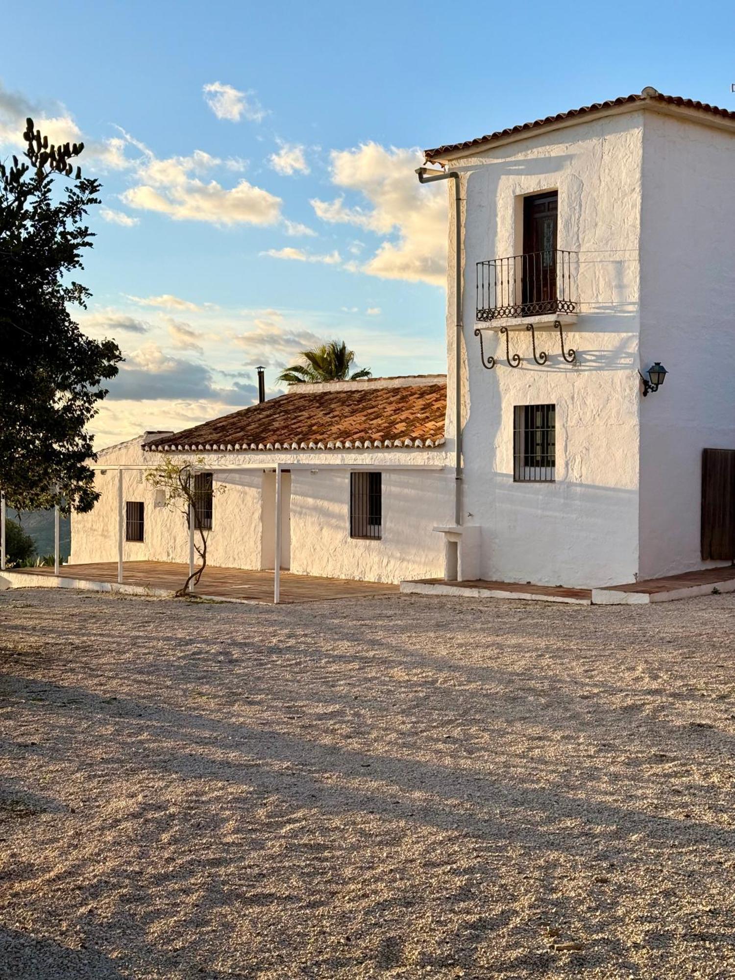 El Cielo, Cortijo En El Corazon De Montanas Villaer *