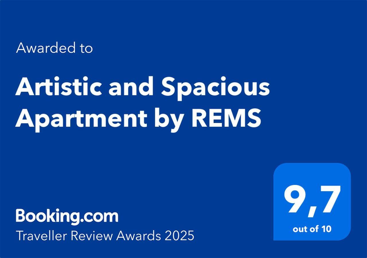 Artistic And Spacious By Rems *