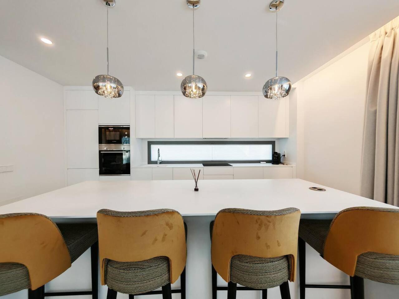 Luxury 4 Bed With Sea Views In Eden