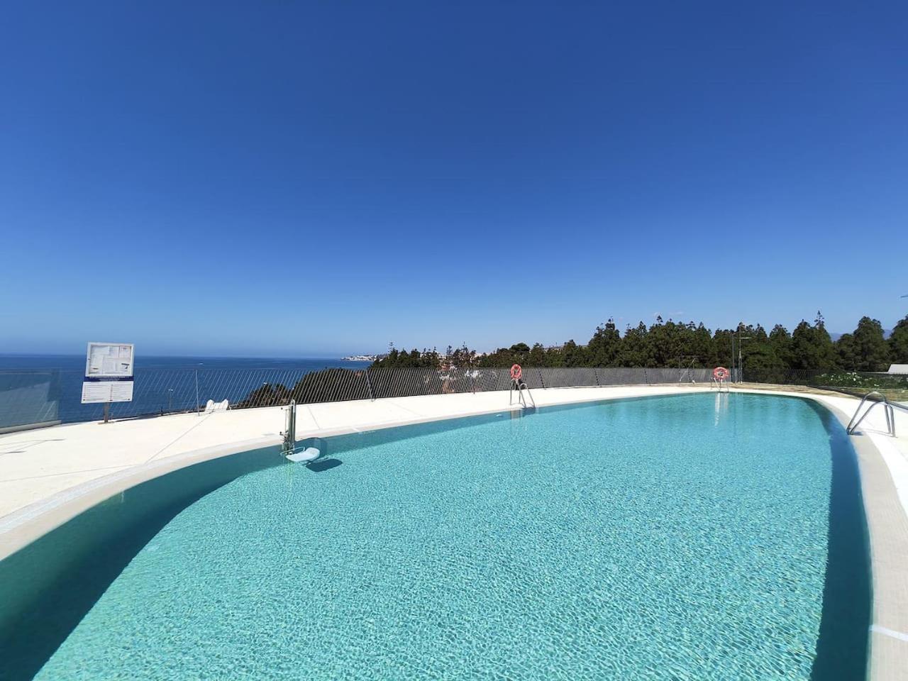 Luxury 4 Bed With Sea Views In Eden *