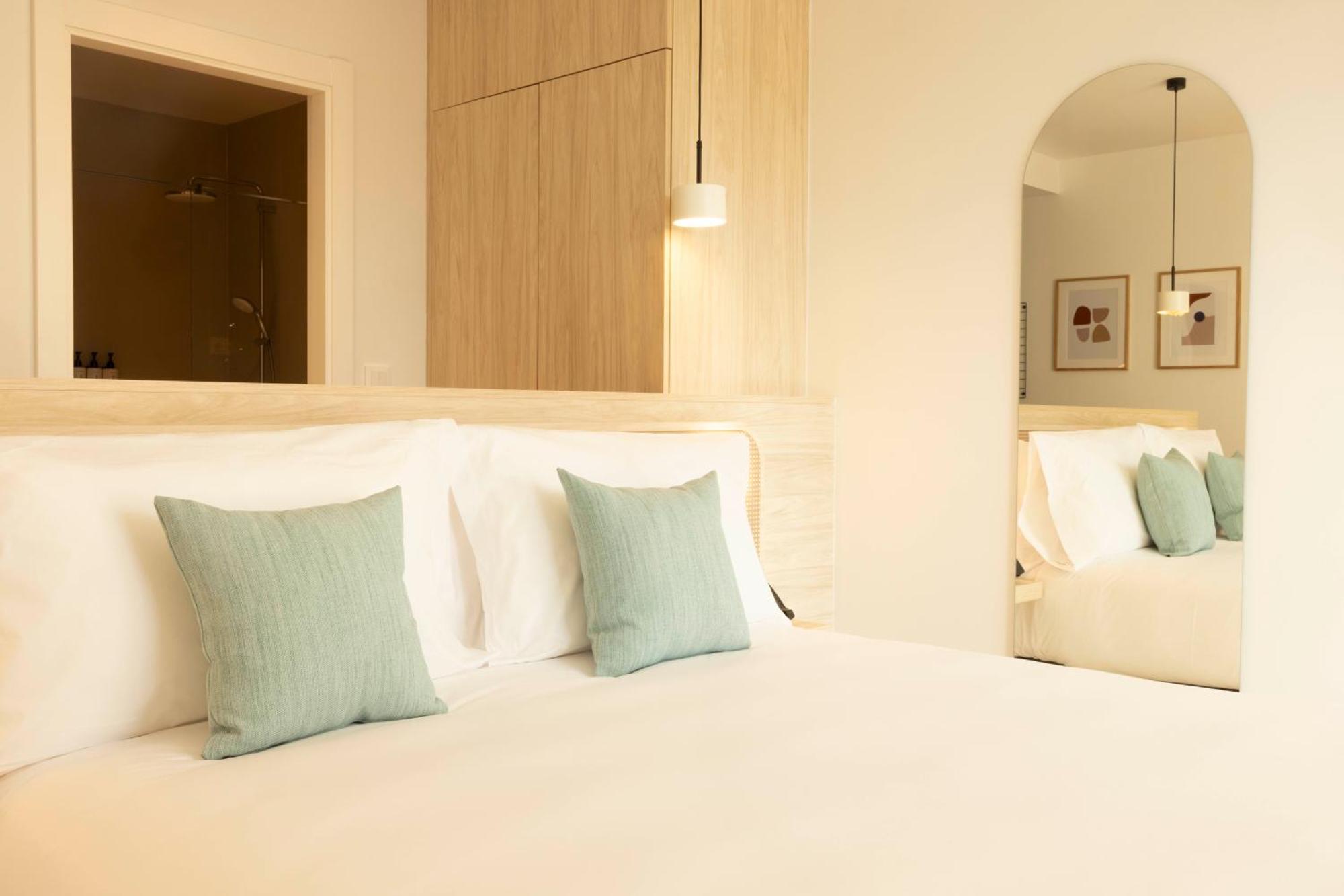 Staybridge & By Ihg Hotell