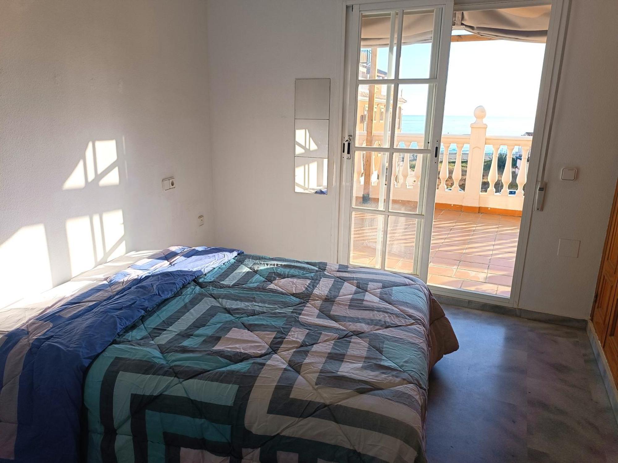 Lovely Penthouse In Front Of The With Free Parking Appartement