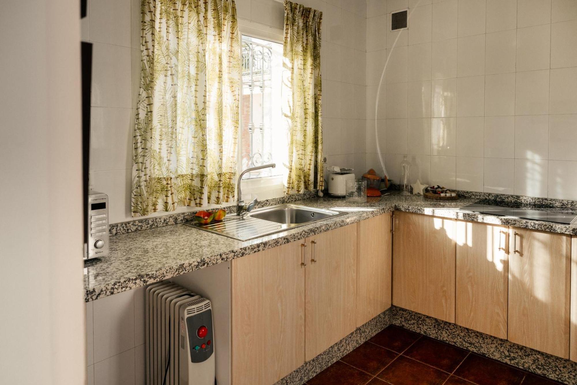 Agradable Casa Con Jardin Privado Ferienhaus Málaga