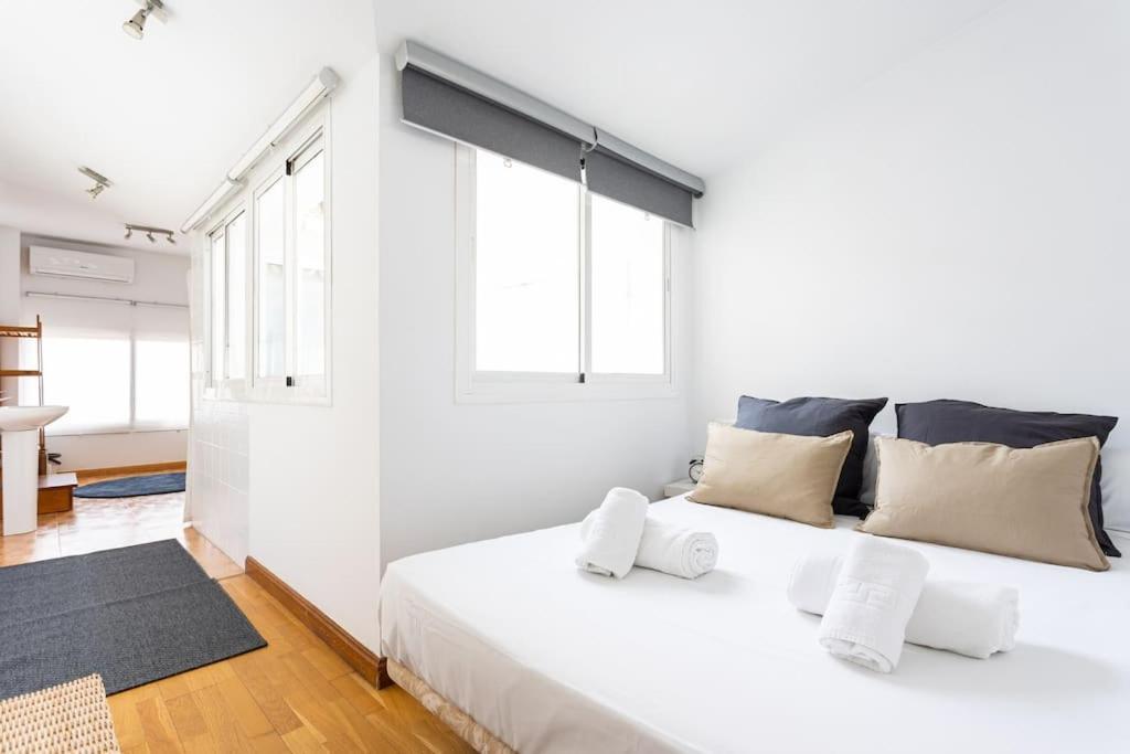 Penthouse In St Montano, Historic Centre, Wifi. Apartamento Málaga