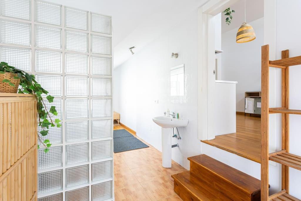 Penthouse In St Montano, Historic Centre, Wifi. Apartment