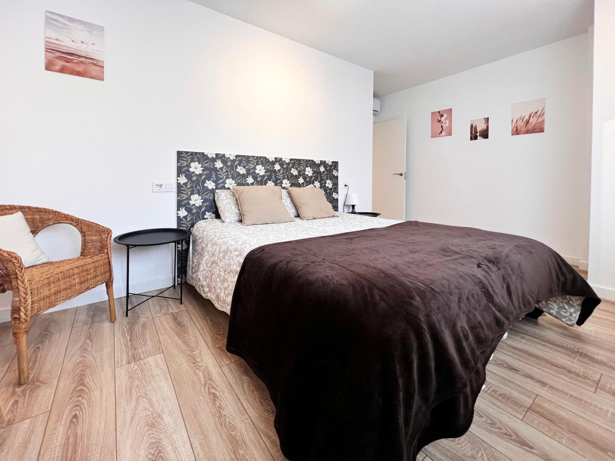 Regimiento 2, Center, New, Quite, Breakfast Included, Parking On Request, Rg Malaga