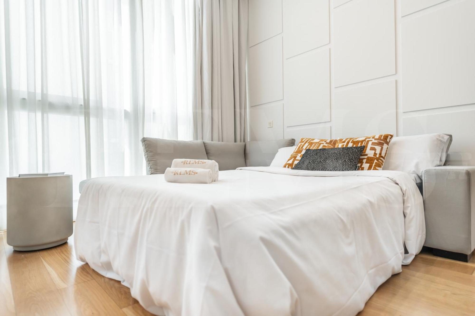 Artistic And Spacious By Rems