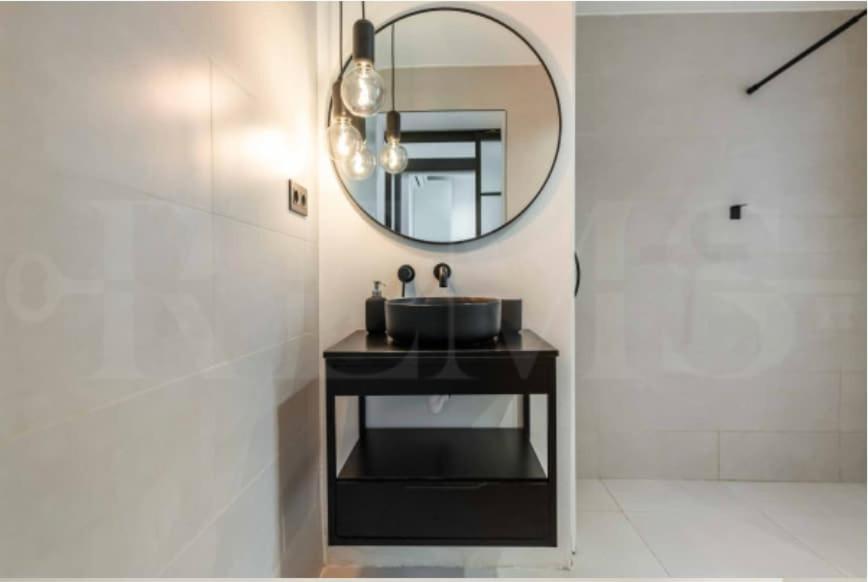In Center Of With Interior Patio Appartement