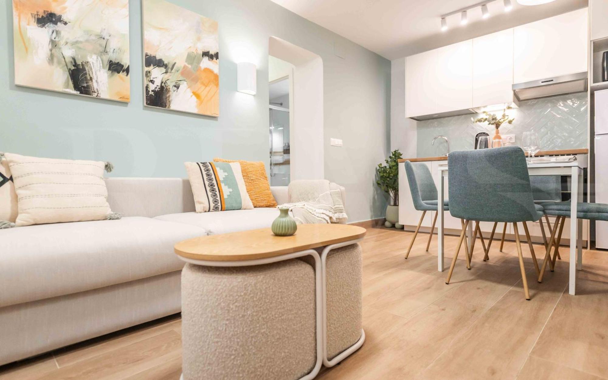 Apartamento Peaceful With A Private Patio By Rems