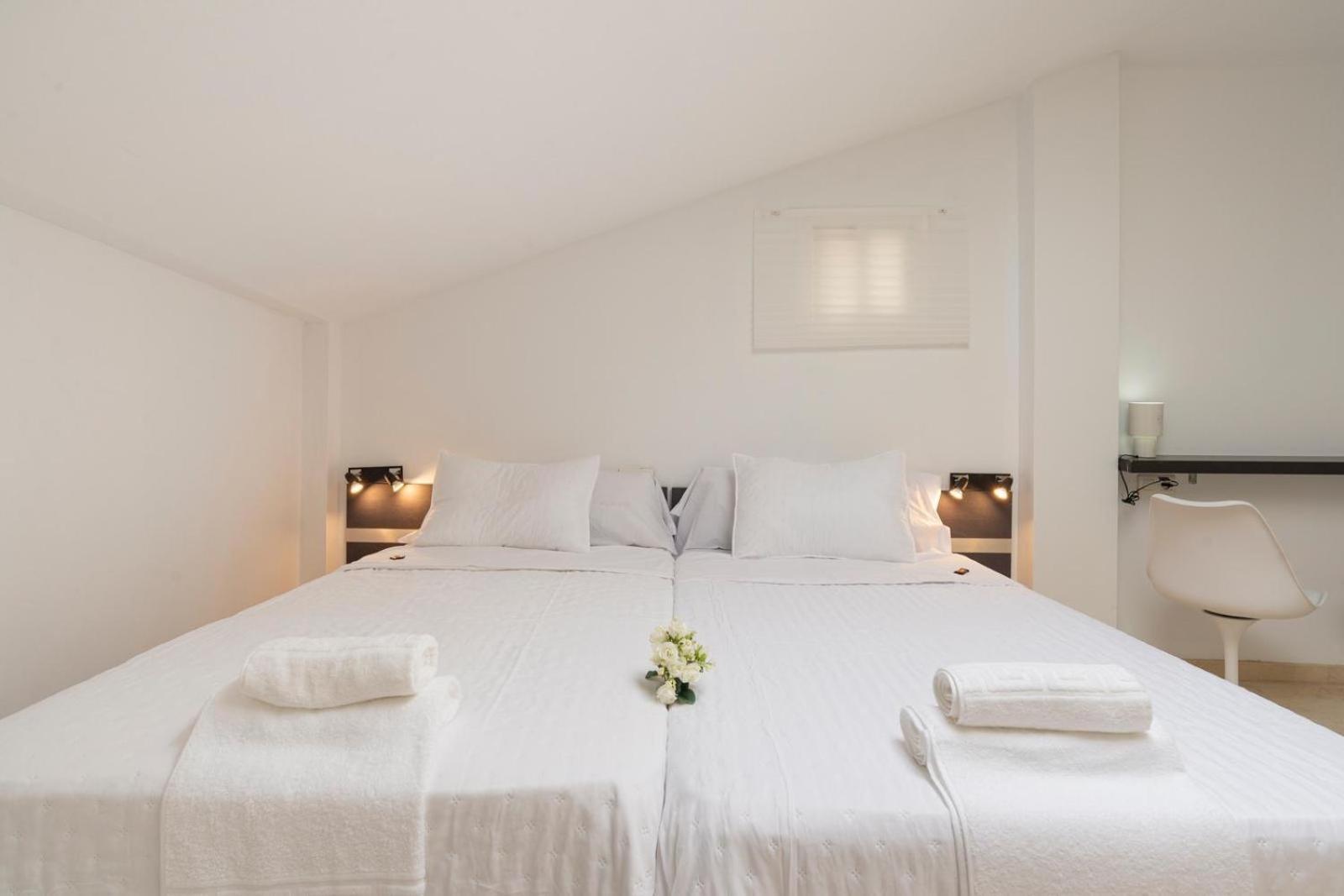 New Penthouse Gr3- Flat In Center With Cozy Terrace *