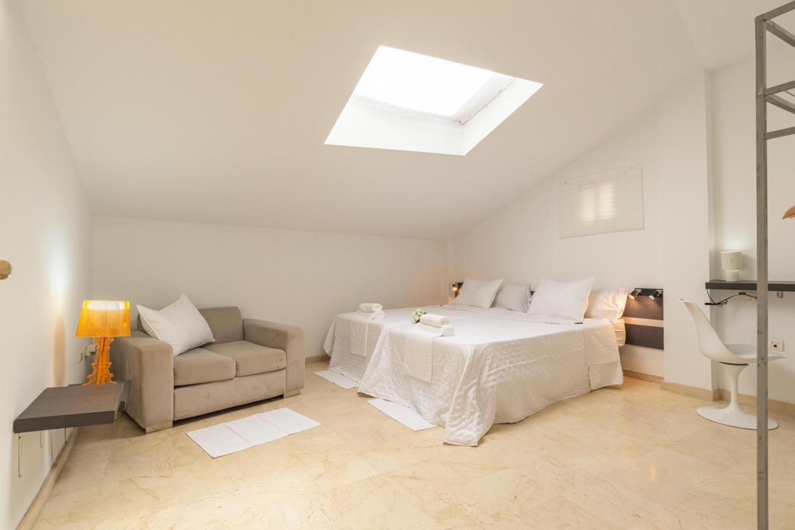 New Penthouse Gr3- Flat In Center With Cozy Terrace *