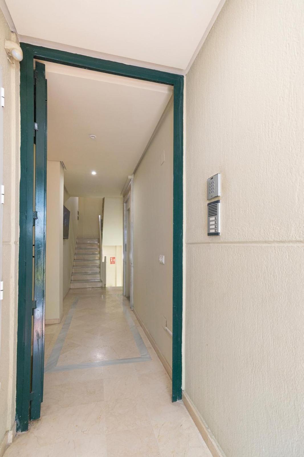 New Gr0-flat With Private Backyard In Center Apartamento *