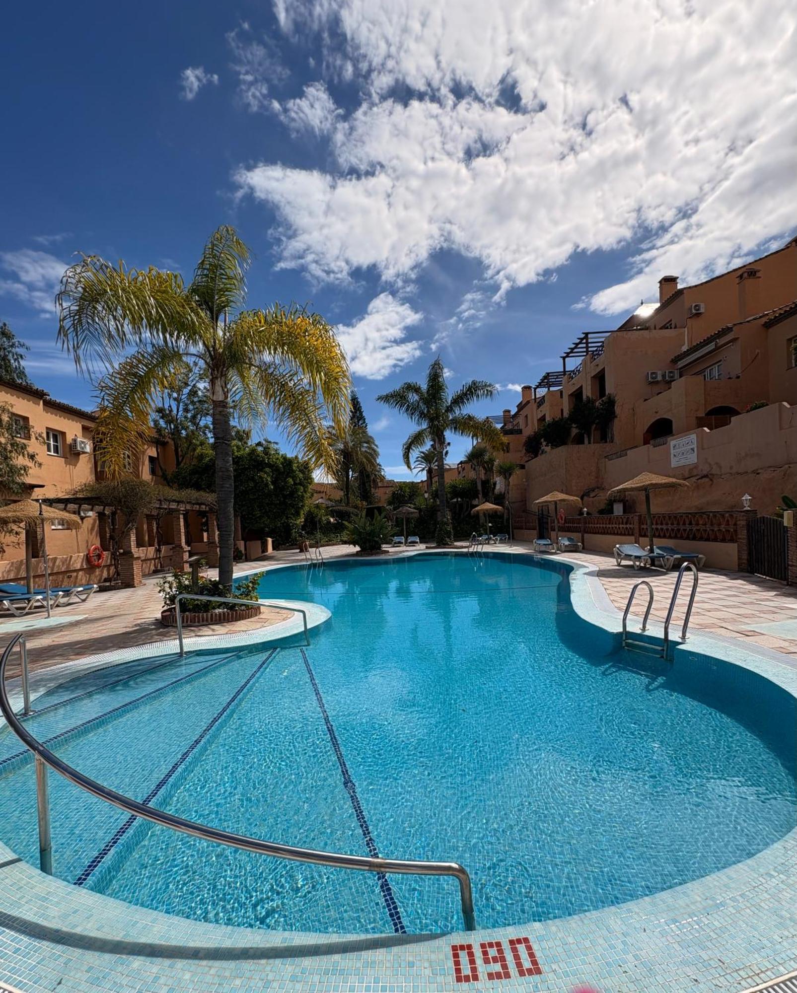 Riviera Del Sol Piscinas Playas Y Golf Lägenhet *