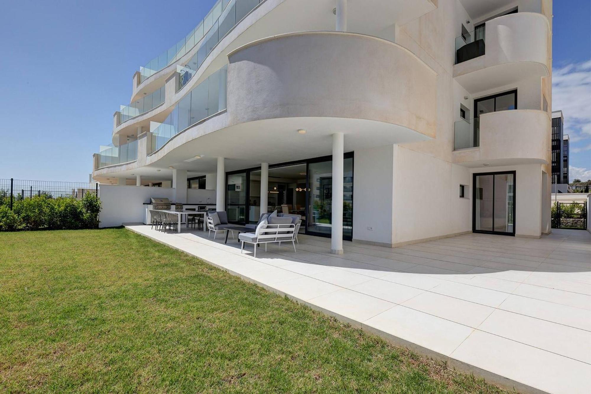 Leilighet 092 - Modern, Spacious El Higueron With Private Garden & Bbq Málaga