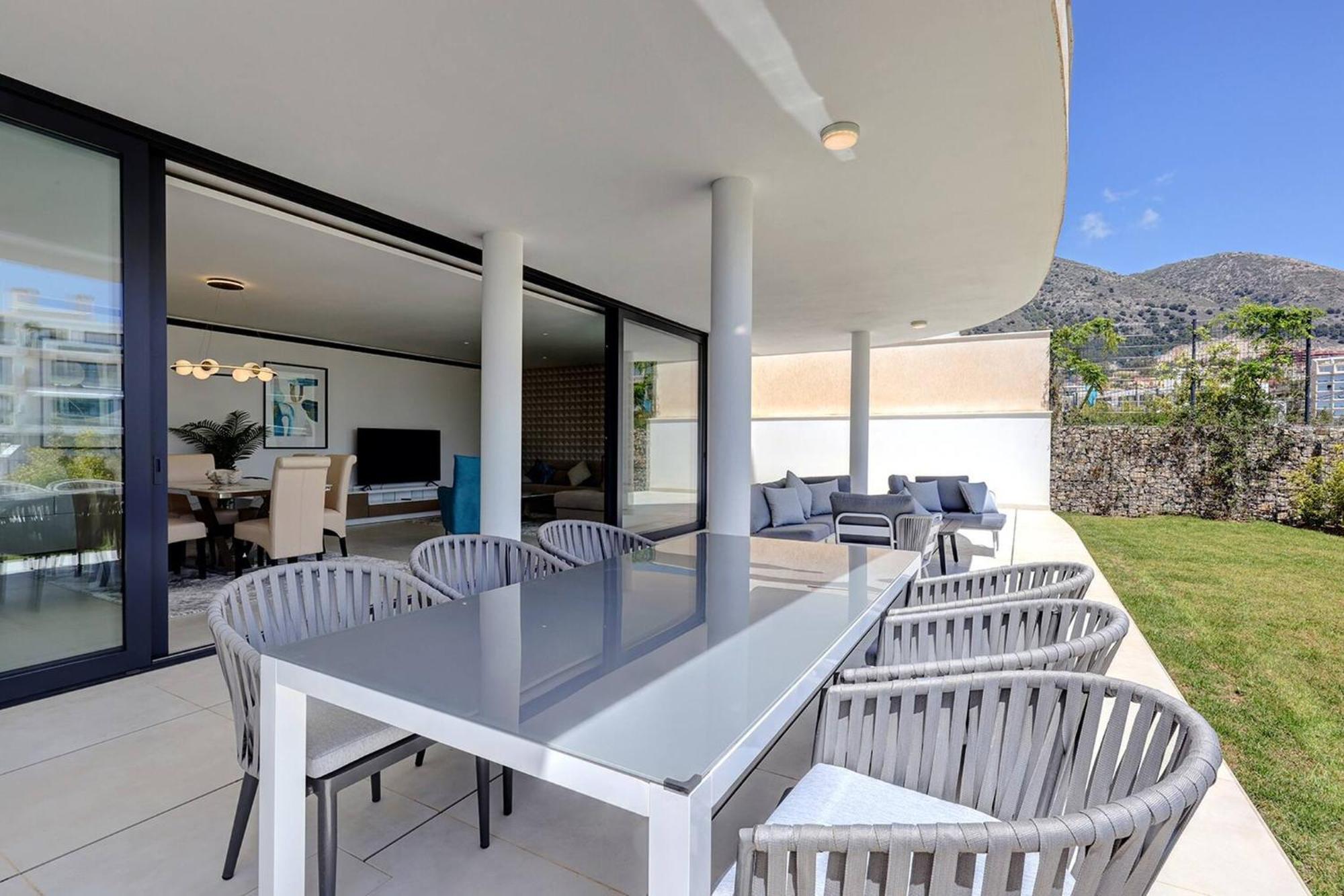 Leilighet 092 - Modern, Spacious El Higueron With Private Garden & Bbq Málaga