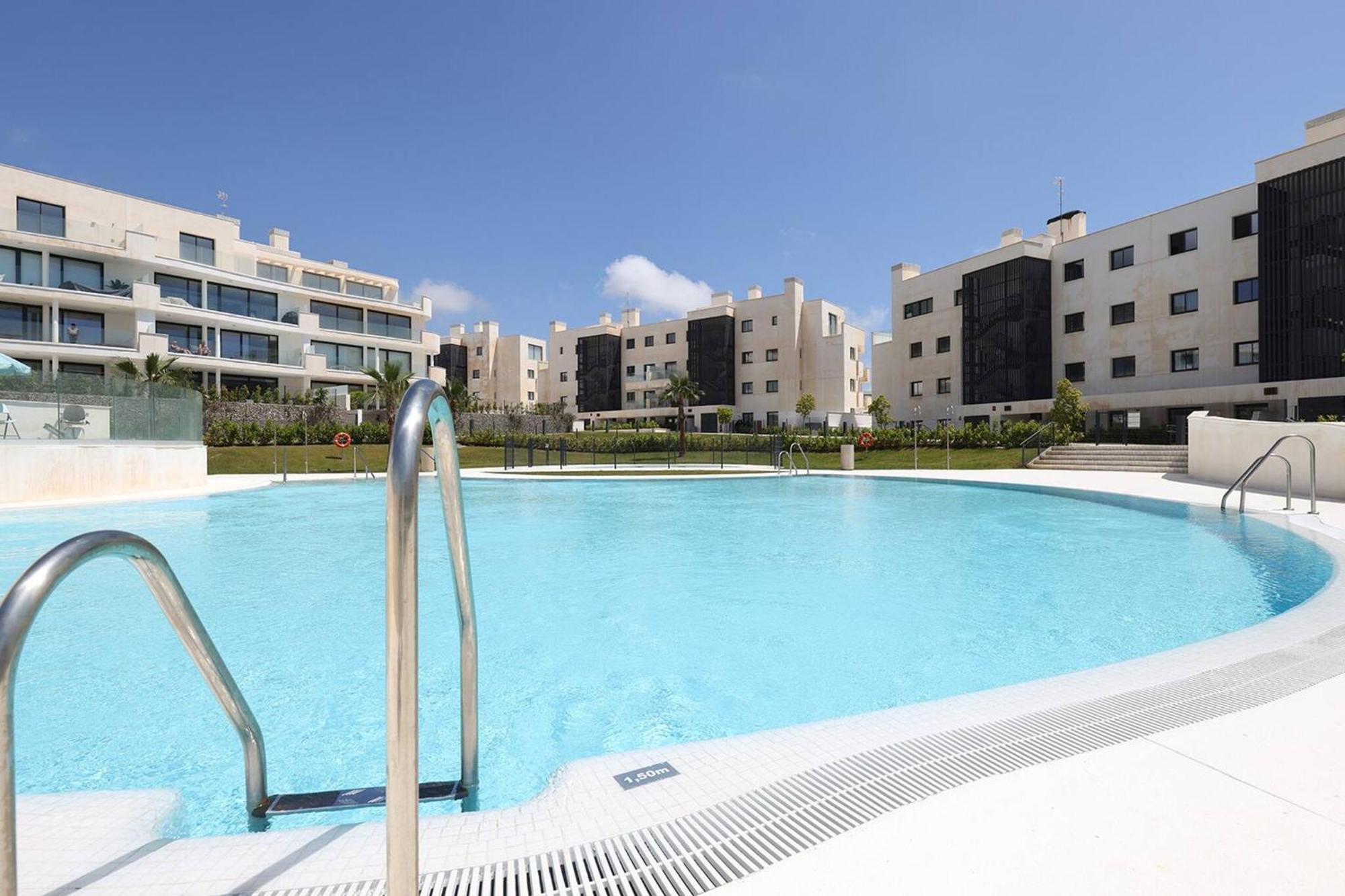 092 - Modern, Spacious El Higueron With Private Garden & Bbq Málaga