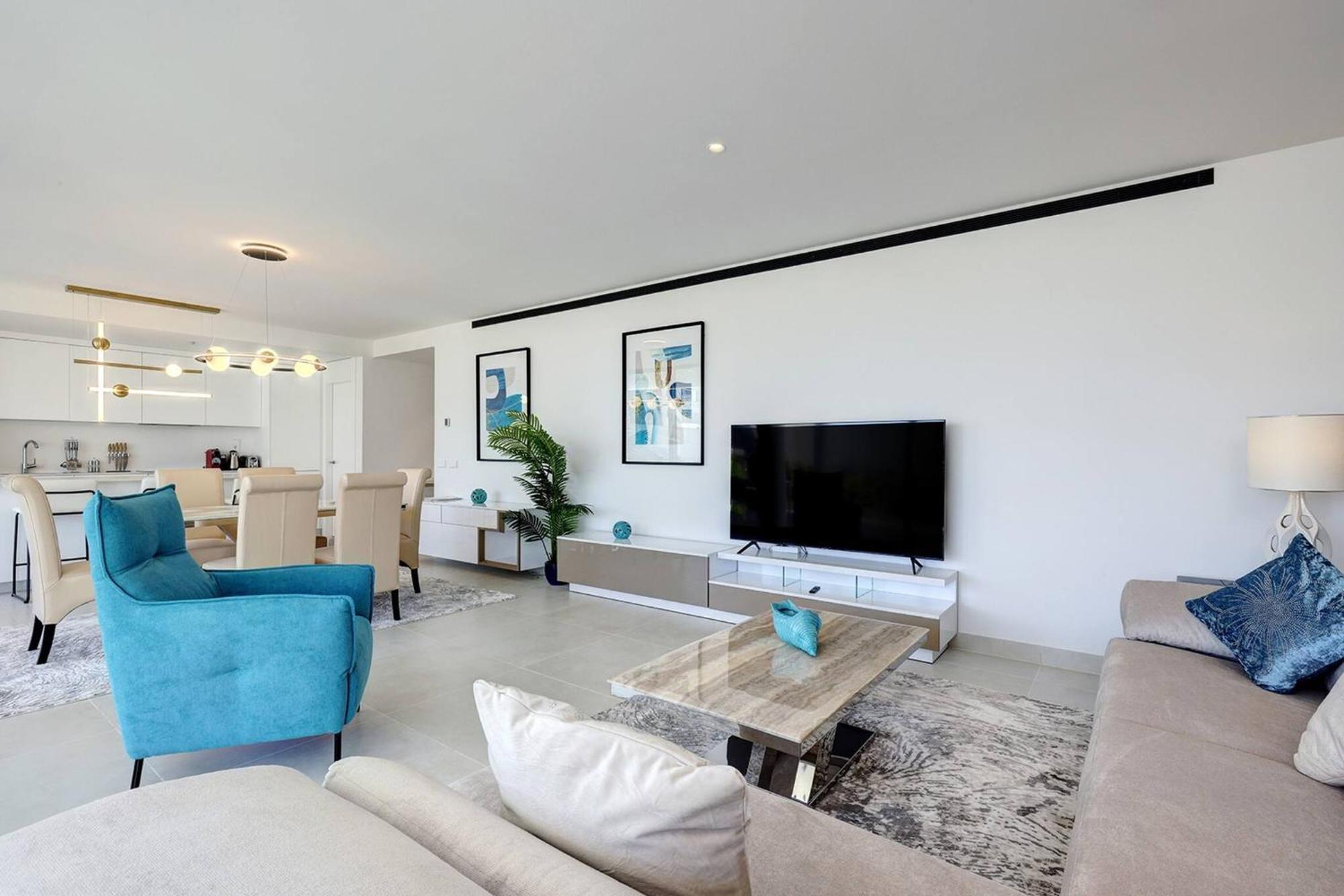 092 - Modern, Spacious El Higueron With Private Garden & Bbq Leilighet