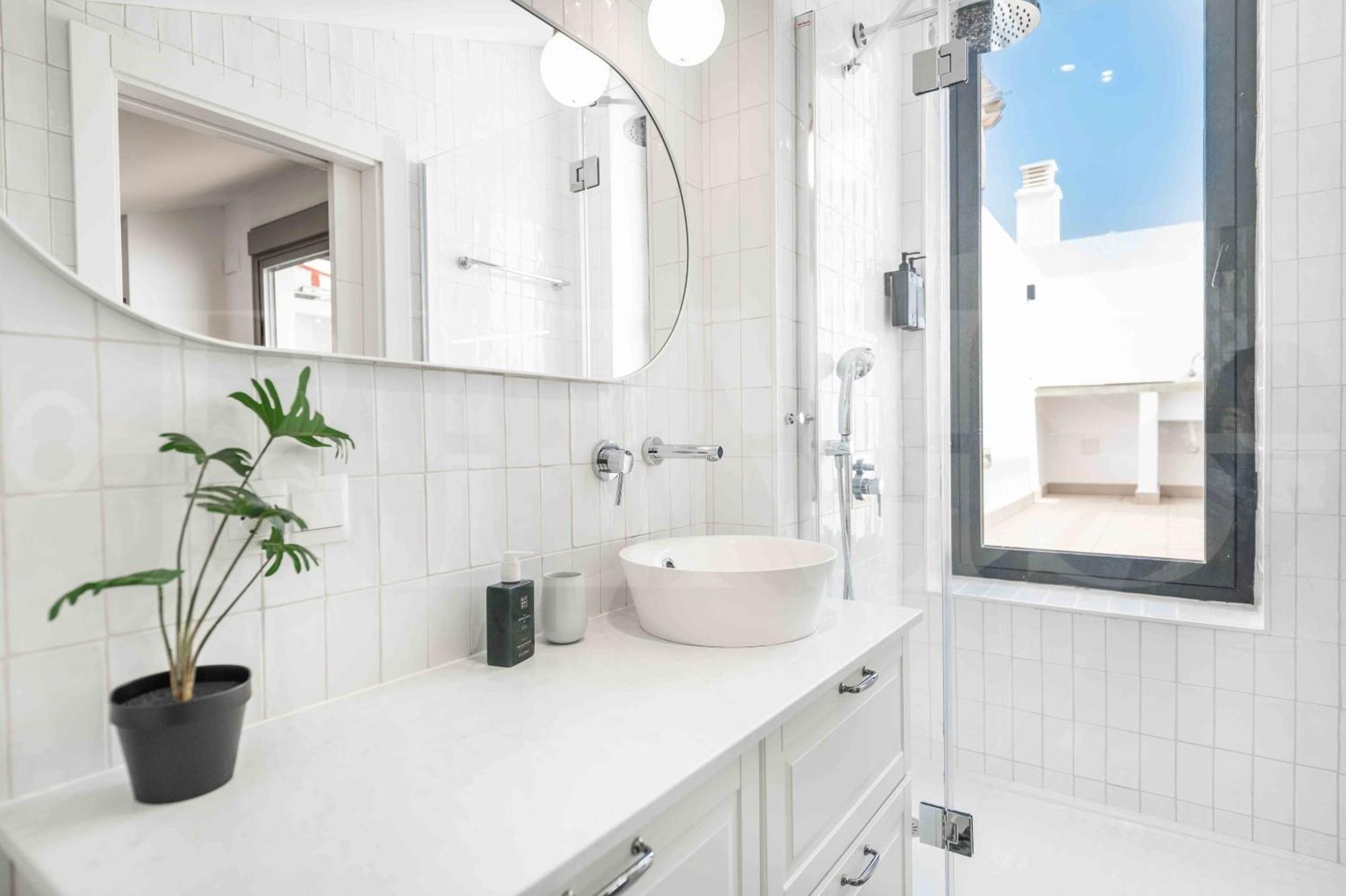 Bright Spacious Duplex With Terrace By Rems *