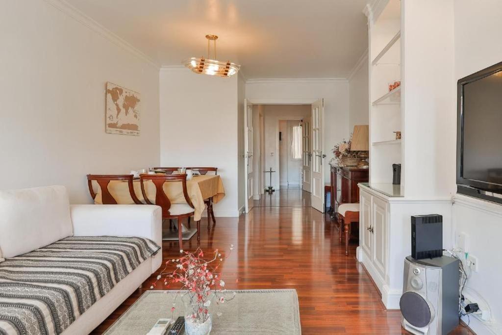 Apartamento Big Apartment, Close To Train Station Málaga