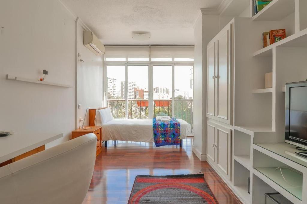 Apartamento Big Apartment, Close To Train Station Málaga