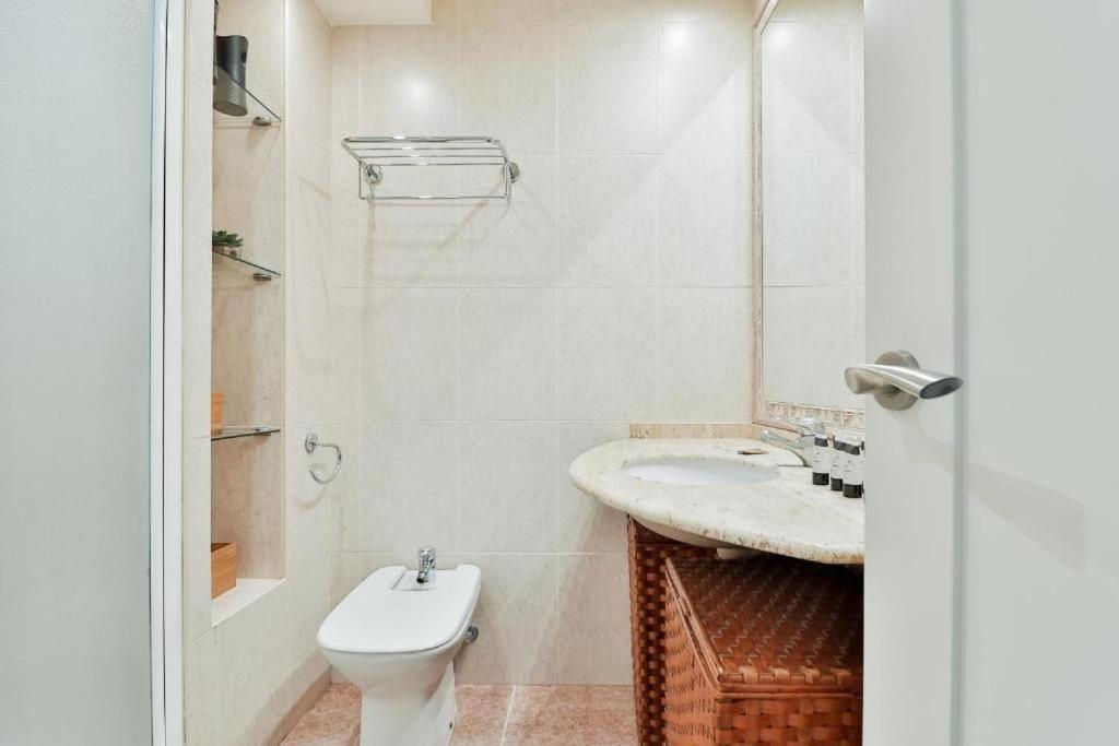 Big Apartment, Close To Train Station *