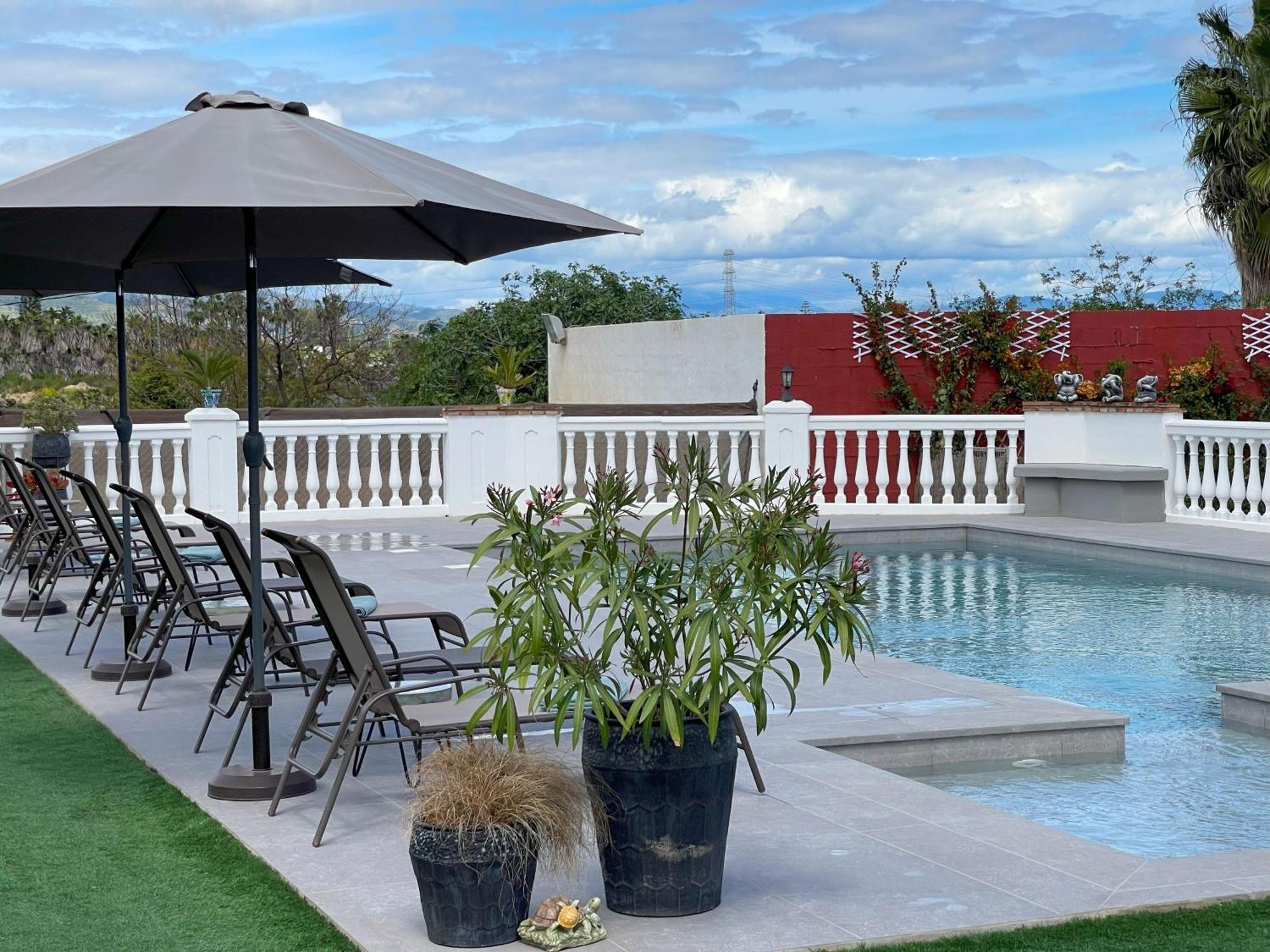 La Casa De Familia Bed and breakfast *
