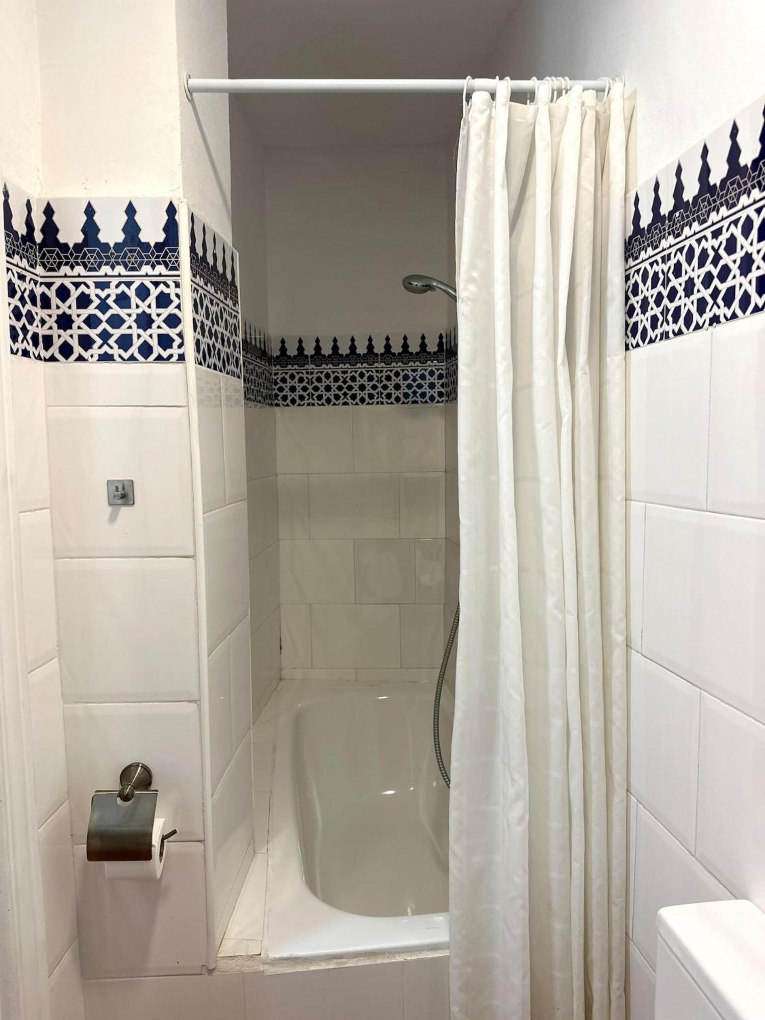 Beautiful Flat Near Plaza Merced Apartment Malaga