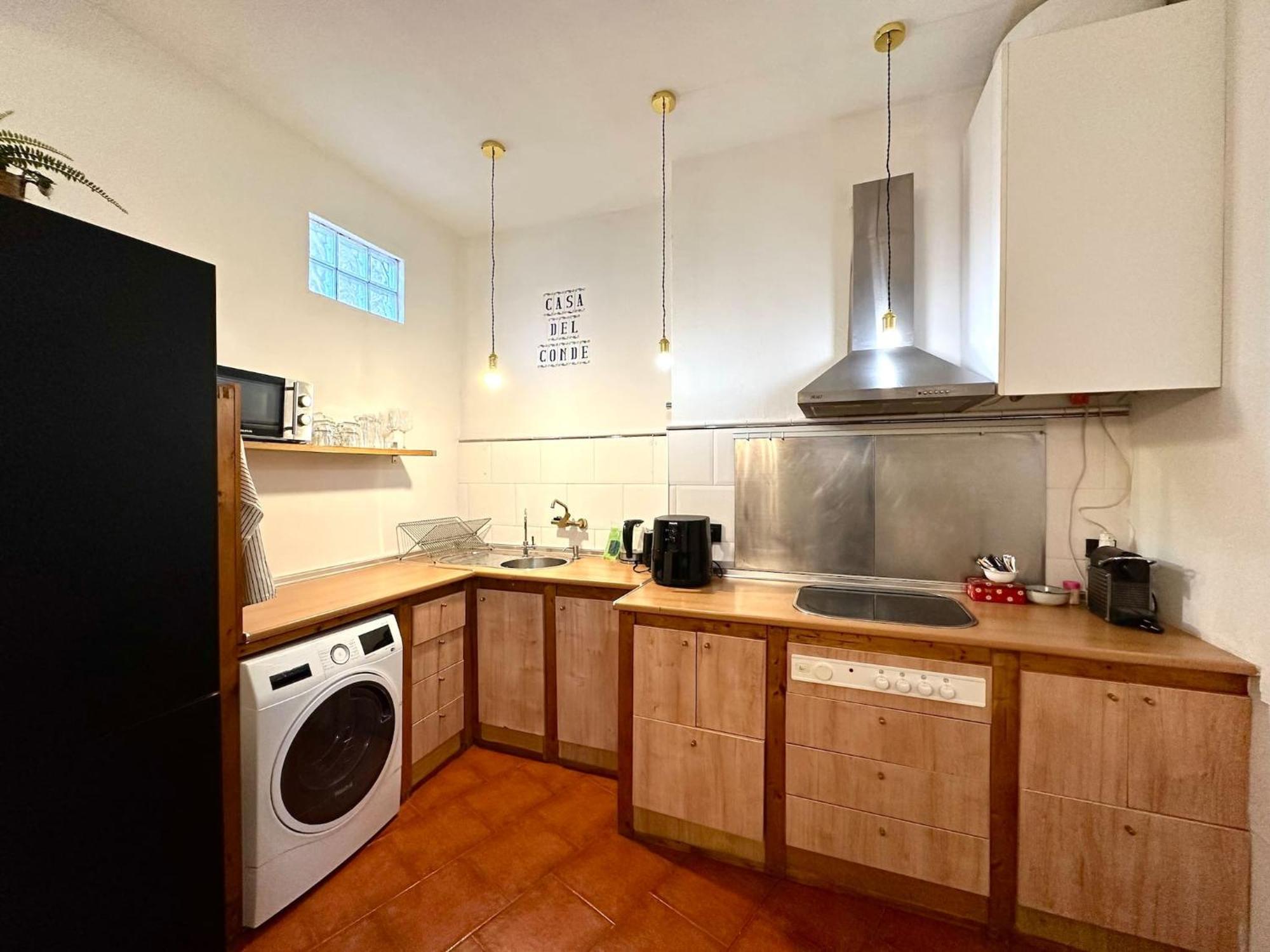 Beautiful Flat Near Plaza Merced