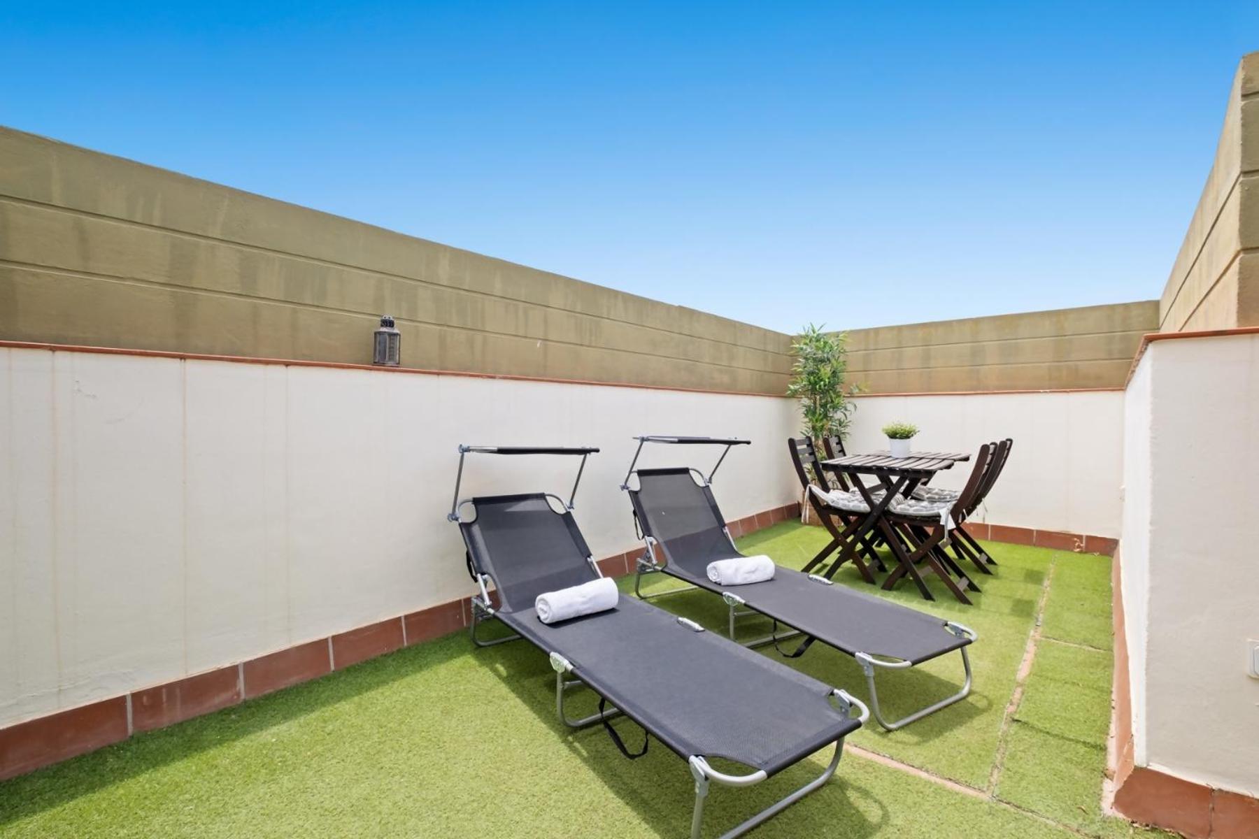 Casita En Pedregalejo Con Terraza Malaga
