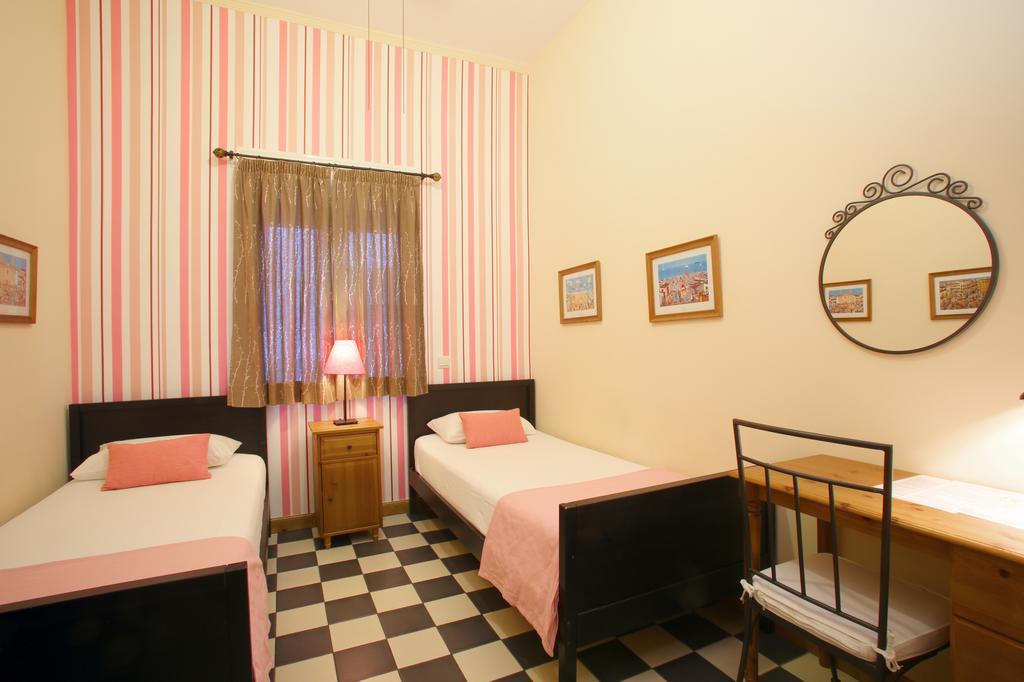 Pensión Málaga Lodge Guesthouse 3*