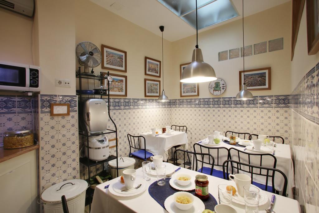 Málaga Lodge Guesthouse 3*