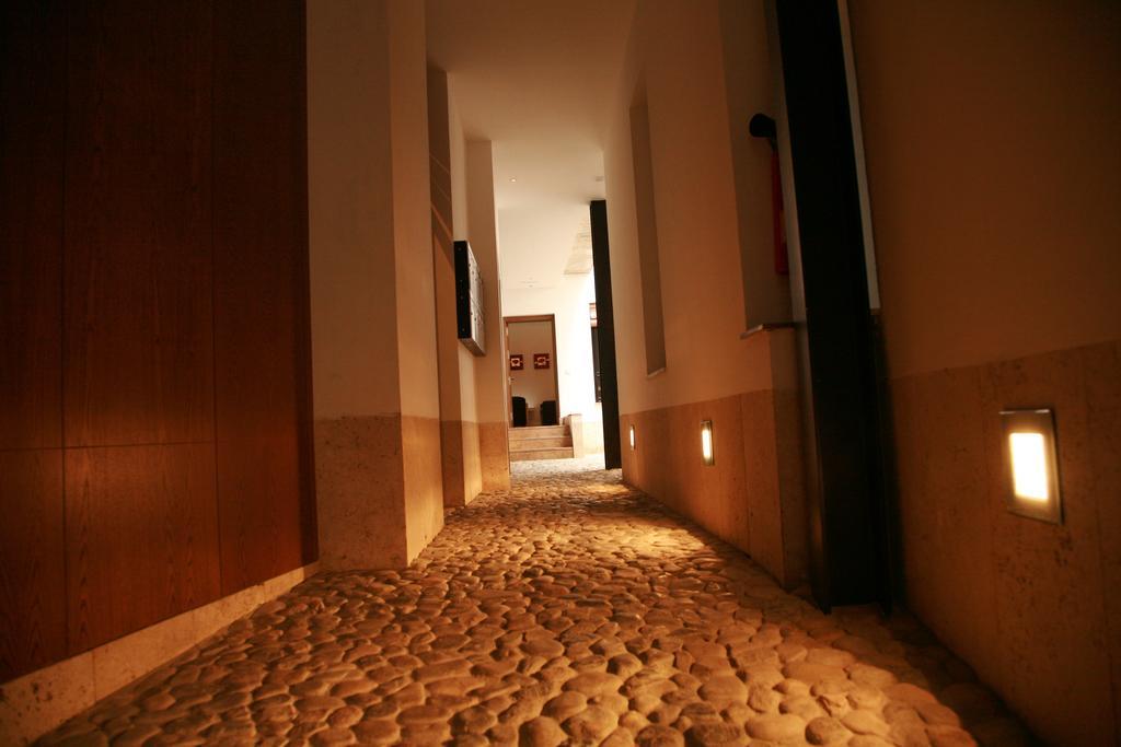 Coronado Apartment *