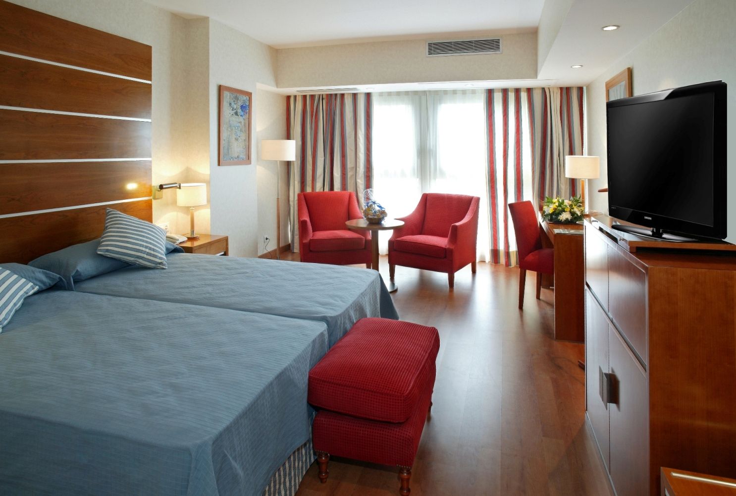 Ilunion Hotel 4*