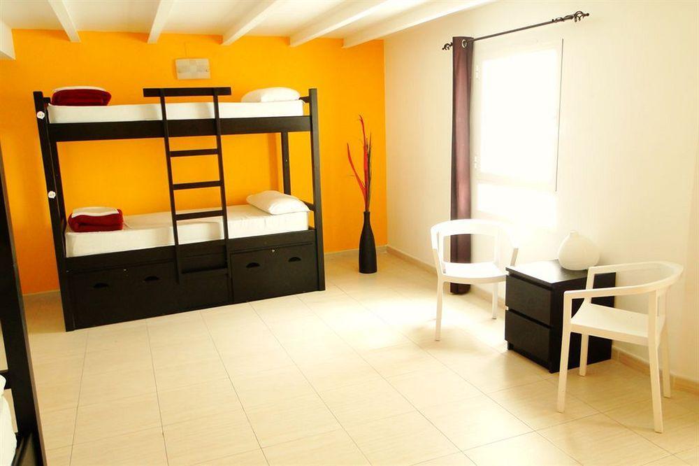 Oasis Backpackers' Apartment *