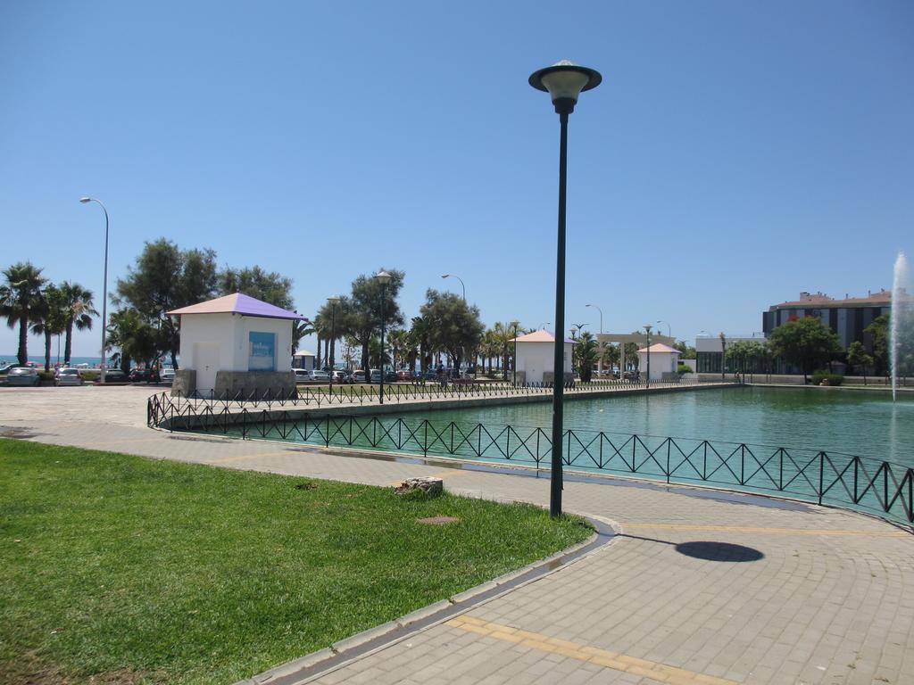 Frenta A La Playa Malaga-antonio Machado * Málaga