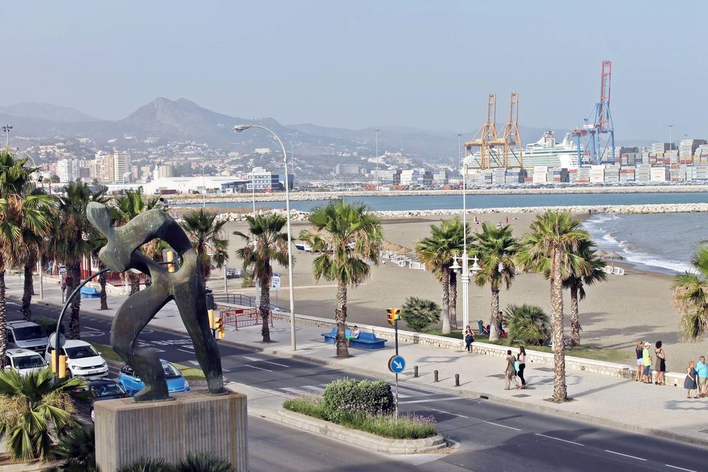 Neptuno Apartment: Sun, And Relax In Huelin Apartamento *