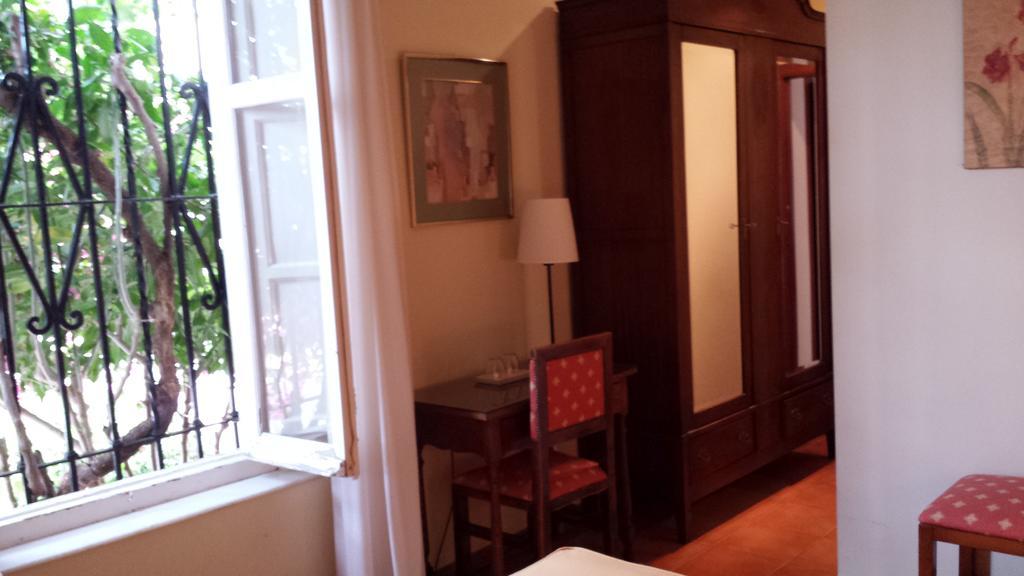 Victoria Hotel 2*