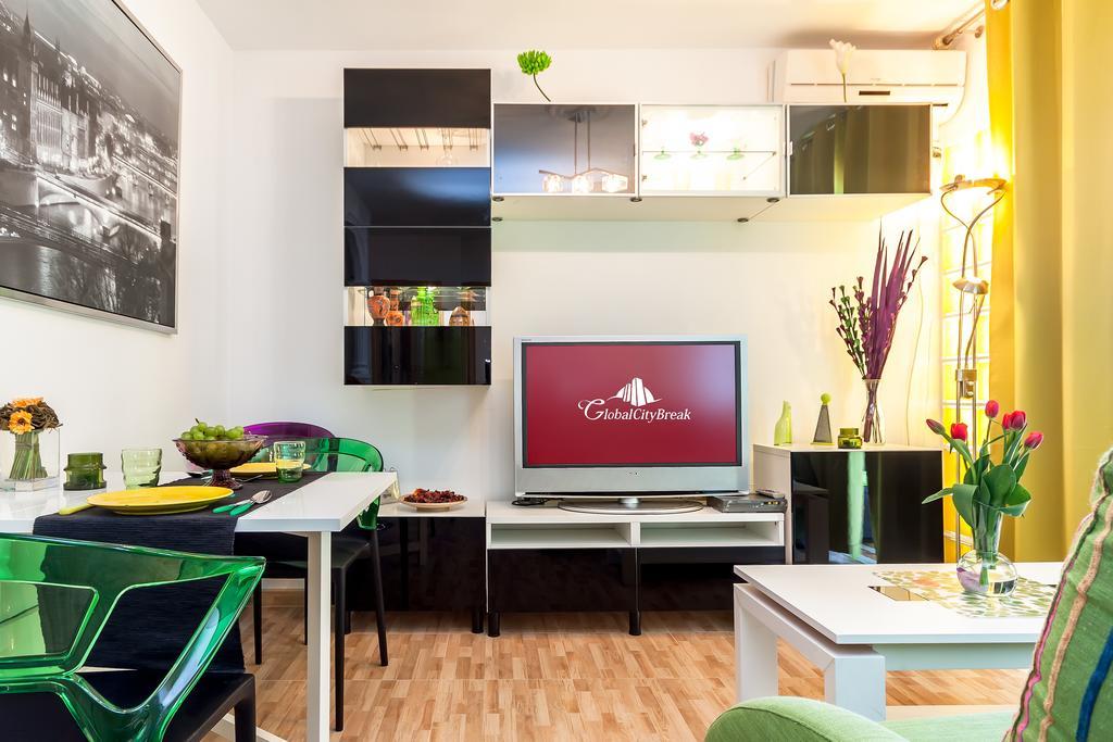 Two Bedroom Casilari Apartment Malaga