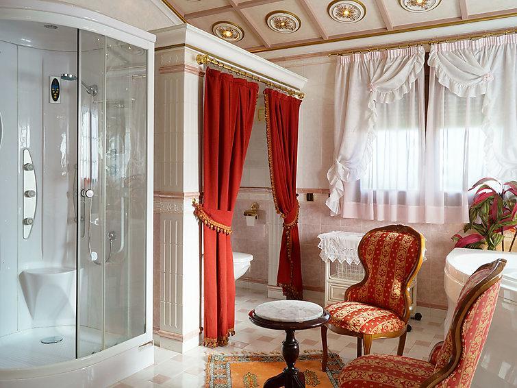With Private Pool,near The , Bbq, Wifi
