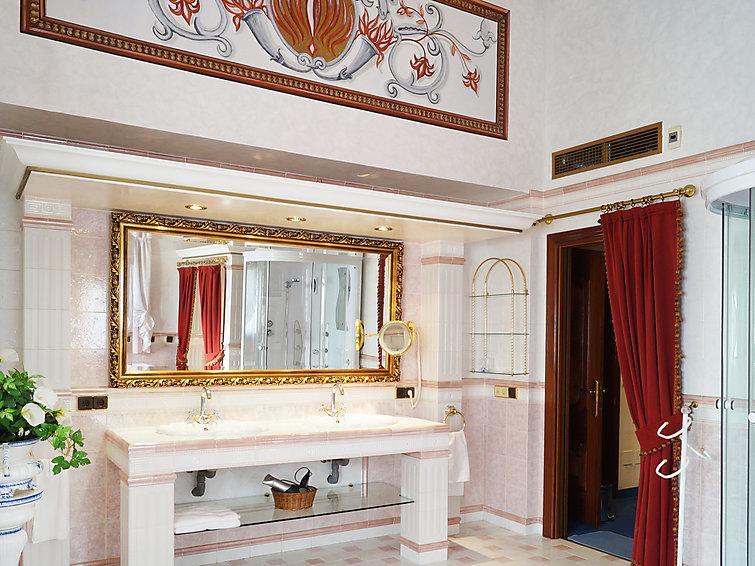 With Private Pool,near The , Bbq, Wifi Villa