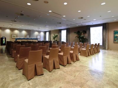 Hotell De Golf 4*